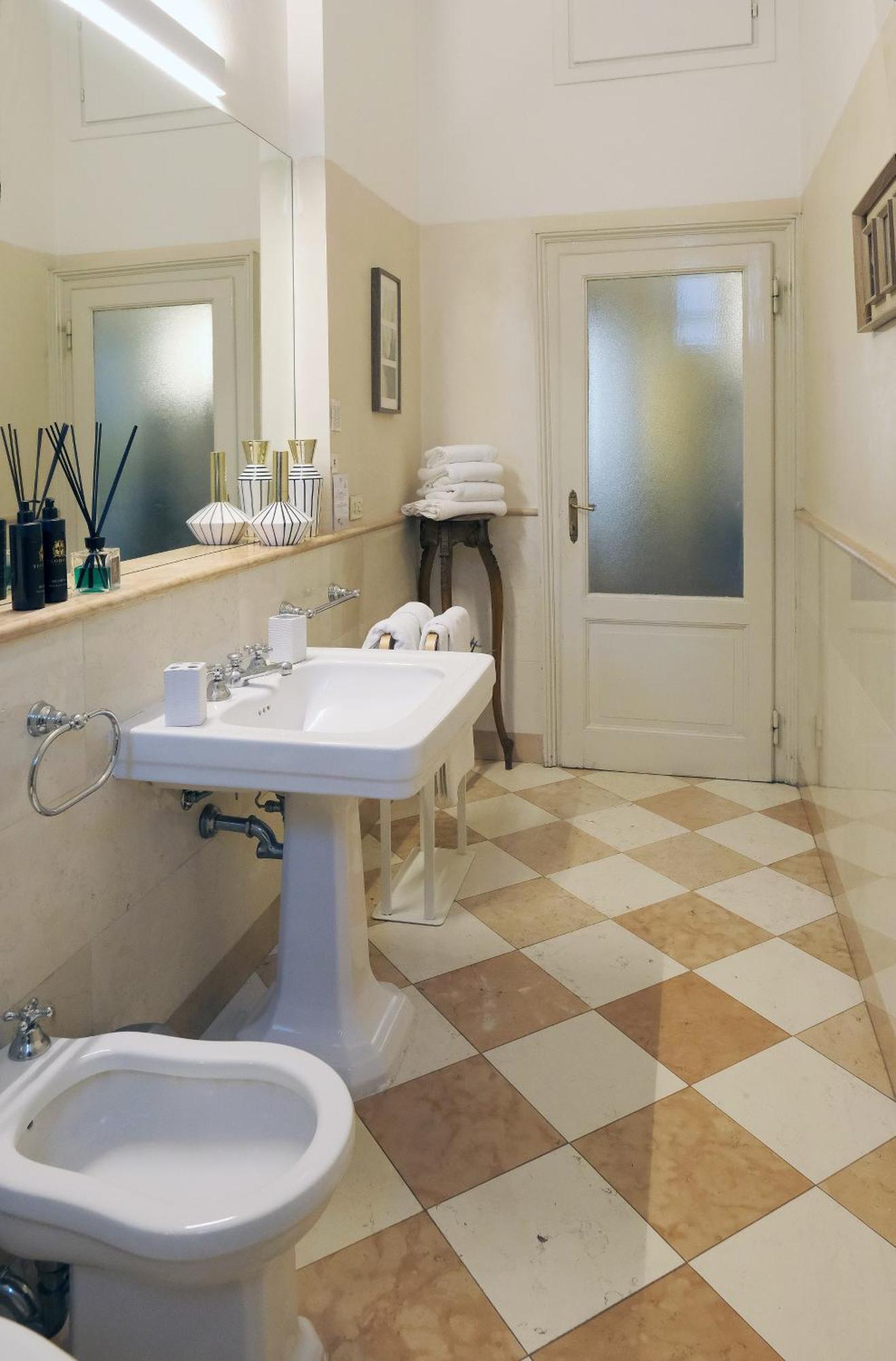מילאנו Comecasa 2 Bedrooms Apartment In Via Curtatone מראה חיצוני תמונה